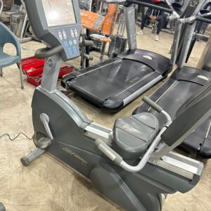 LIFE FITNESS 95Re RECUMBENT BIKE W-TV ( REFURBISHED )