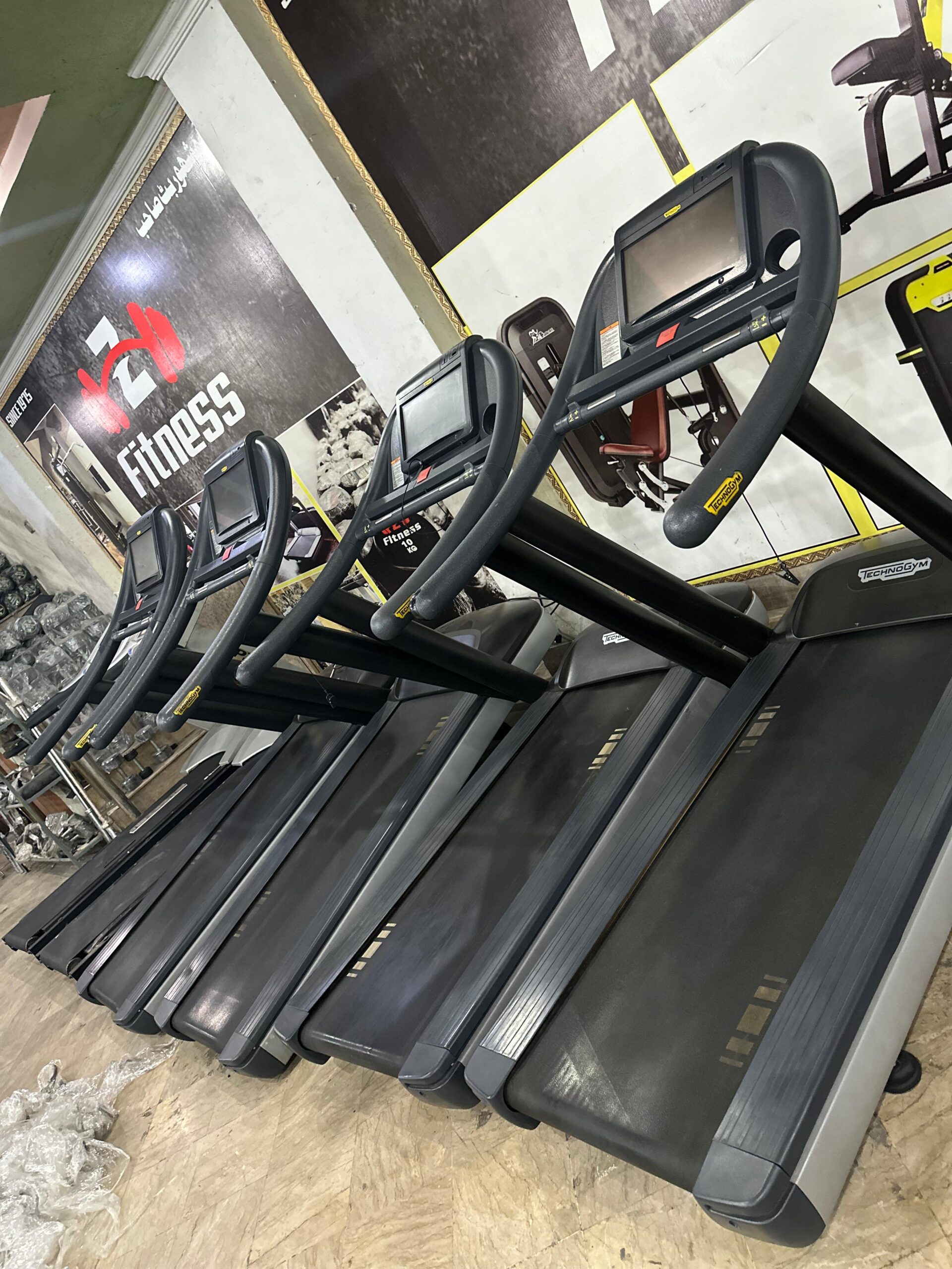 Treadmill Excite+ Run 600 Unity Black Treadmill ( Refurbished ) - Image 2